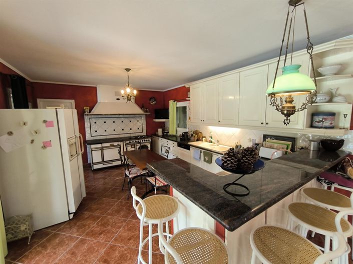 Image No.10-6 Bed House for sale