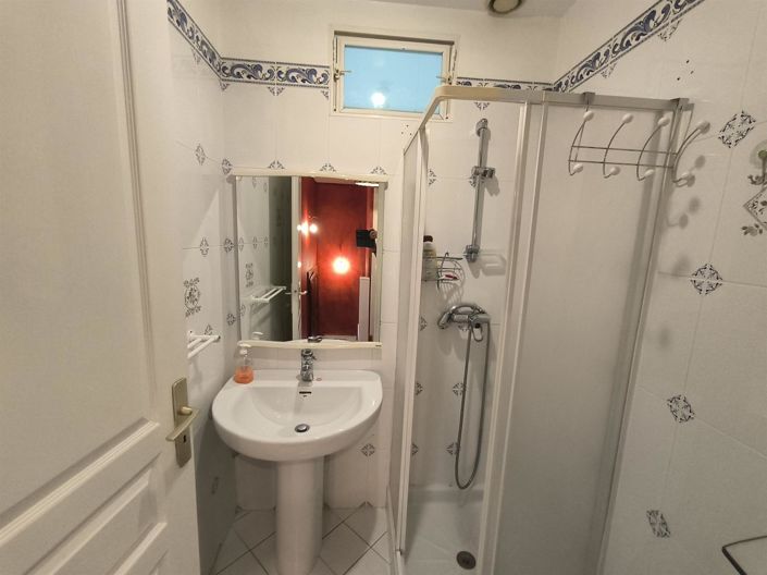 Image No.18-6 Bed House for sale