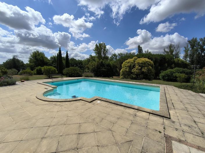 Image No.6-6 Bed House for sale