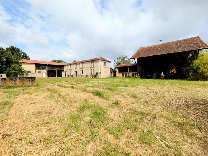 Image No.2-4 Bed House for sale