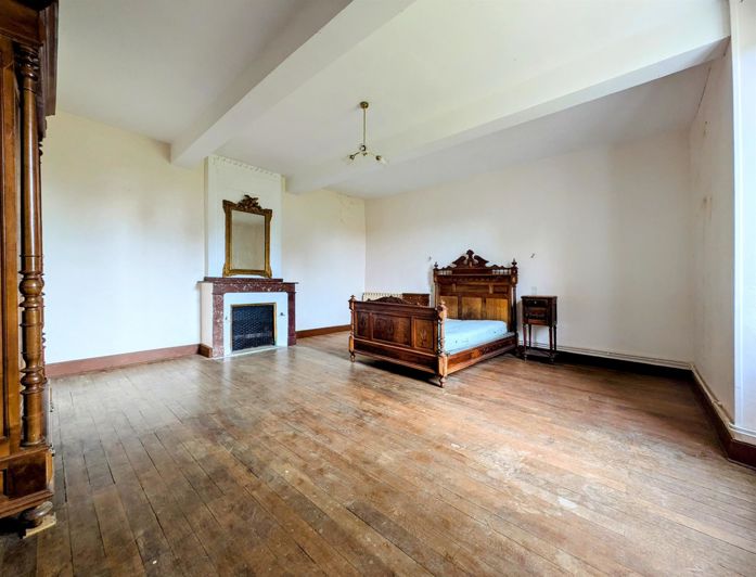 Image No.8-4 Bed House for sale