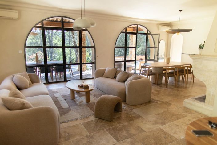 Image No.2-6 Bed House for sale