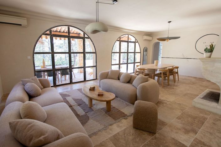 Image No.8-6 Bed House for sale