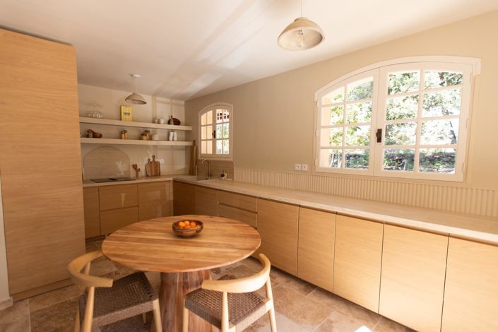 Image No.9-6 Bed House for sale