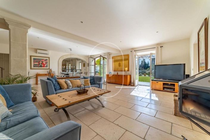 Image No.3-4 Bed House for sale
