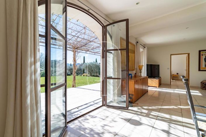 Image No.9-4 Bed House for sale