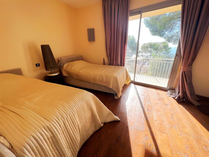 Image No.17-4 Bed House for sale