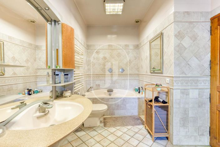 Image No.11-4 Bed House for sale