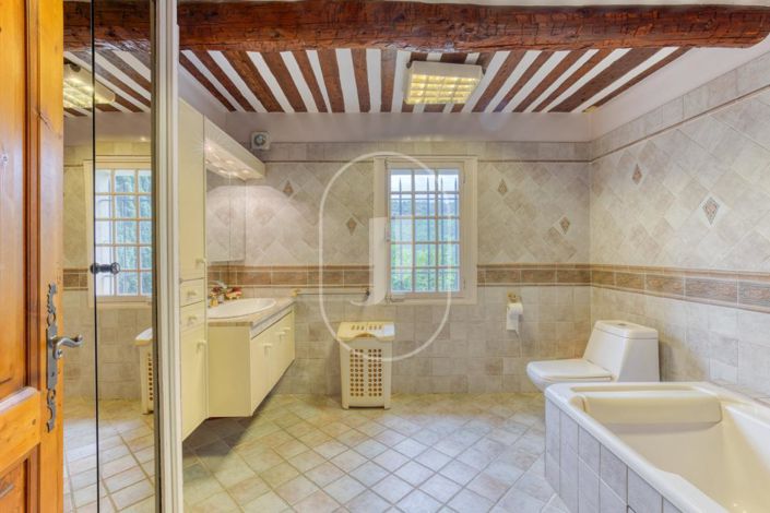 Image No.12-4 Bed House for sale