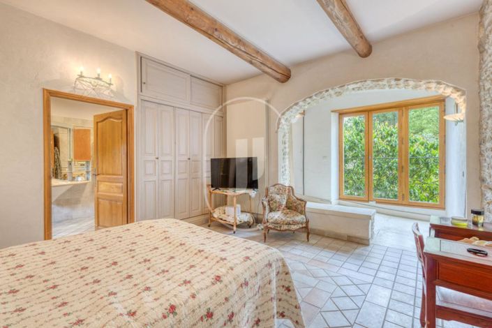 Image No.8-4 Bed House for sale