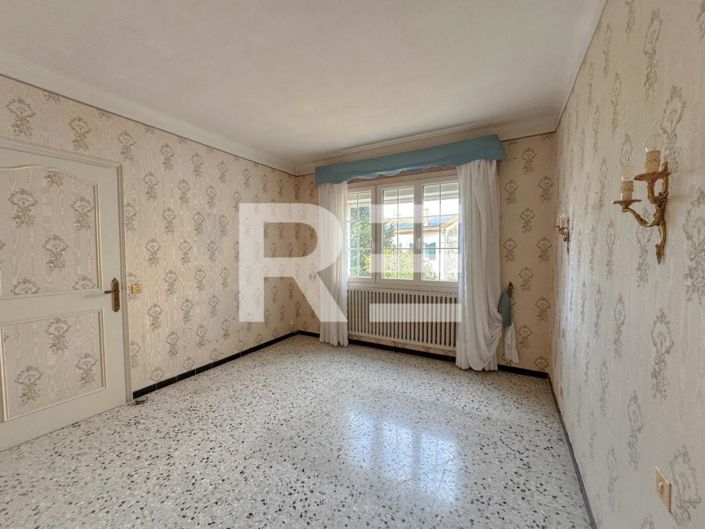 Image No.11-4 Bed House for sale