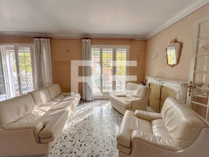 Image No.6-4 Bed House for sale