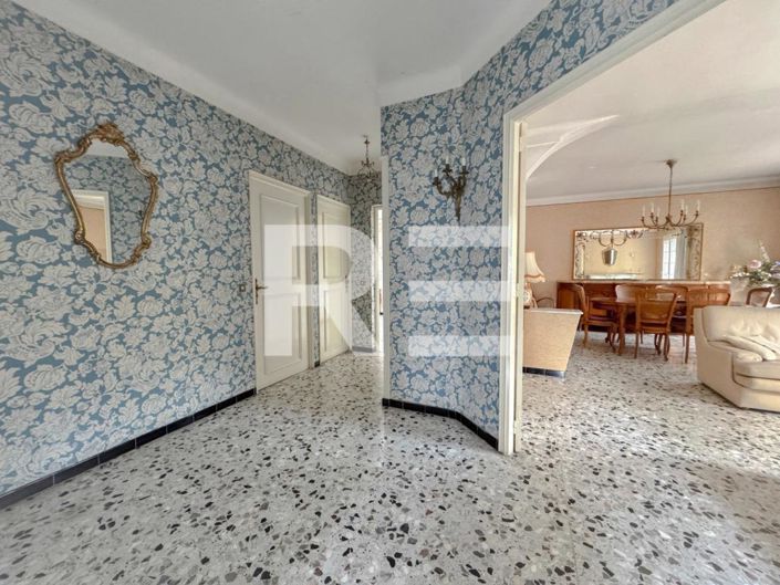 Image No.8-4 Bed House for sale