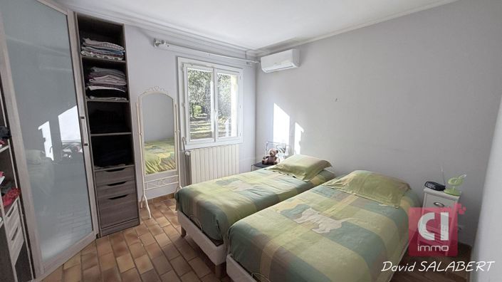 Image No.12-4 Bed House for sale