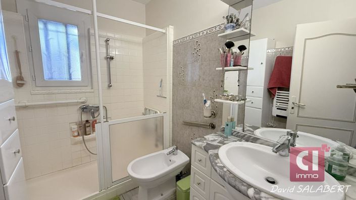 Image No.13-4 Bed House for sale