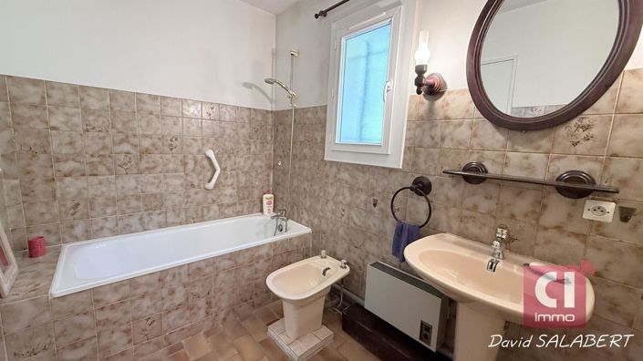 Image No.15-4 Bed House for sale