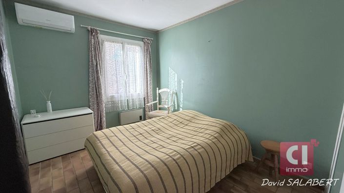 Image No.18-4 Bed House for sale