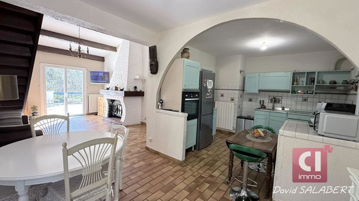 Image No.7-4 Bed House for sale