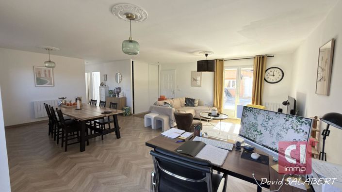 Image No.5-5 Bed House for sale