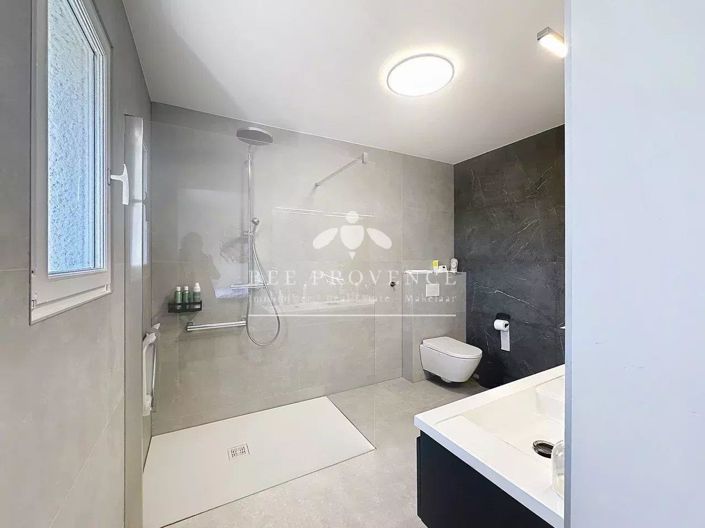 Image No.15-3 Bed House for sale