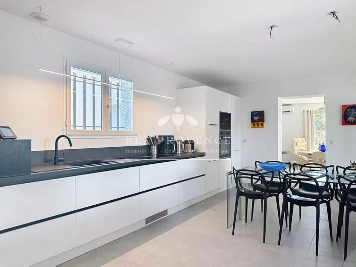 Image No.9-3 Bed House for sale