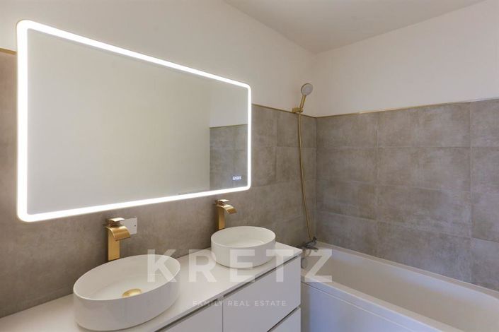 Image No.17-3 Bed Apartment for sale