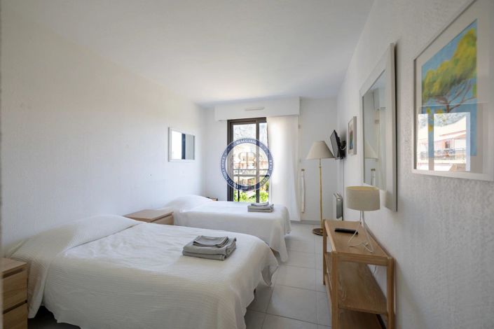 Image No.20-2 Bed Apartment for sale