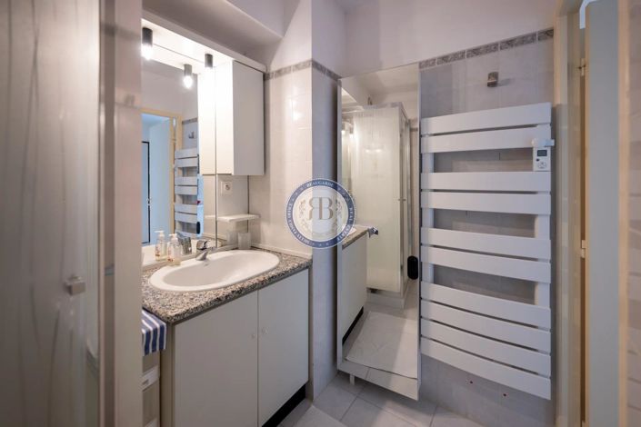 Image No.25-2 Bed Apartment for sale