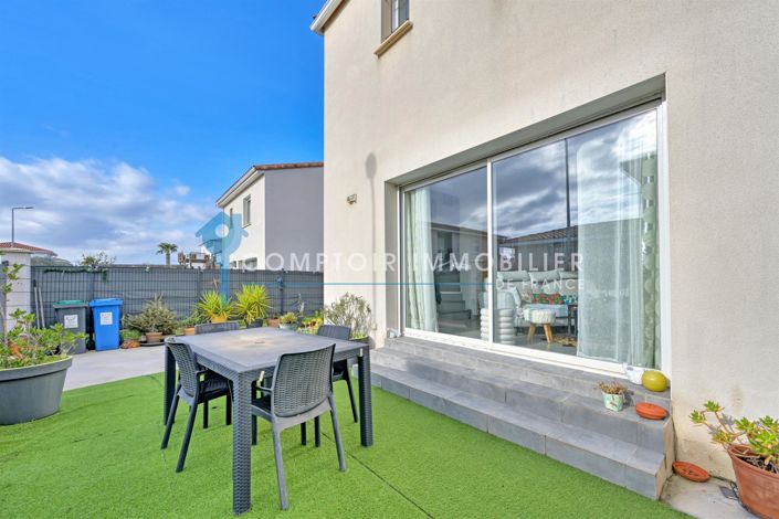 Image No.10-3 Bed House for sale