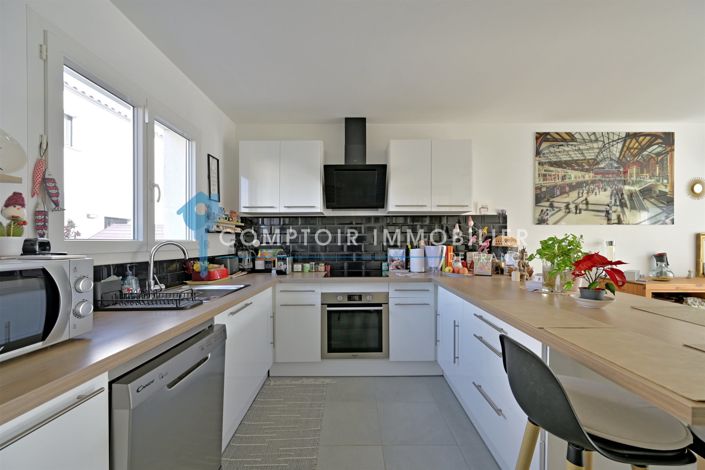 Image No.6-3 Bed House for sale