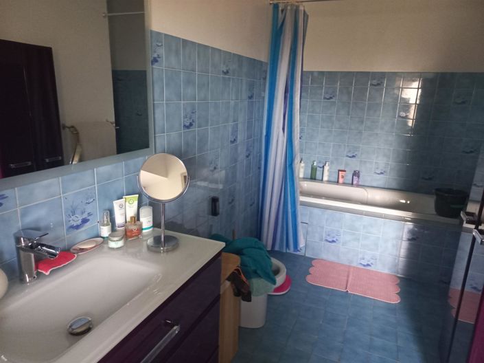 Image No.11-2 Bed House for sale