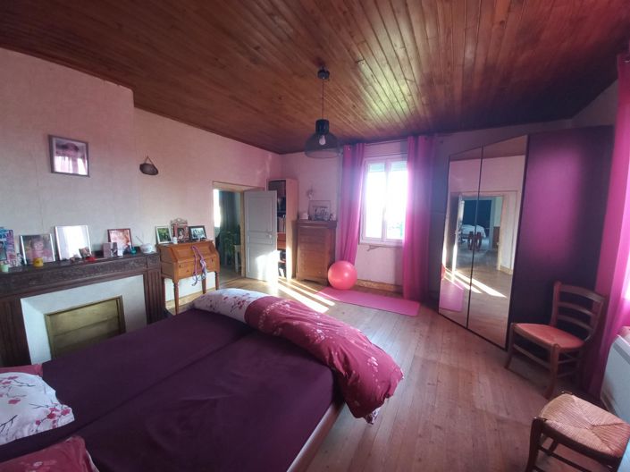 Image No.5-2 Bed House for sale