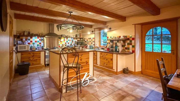 Image No.10-6 Bed House for sale