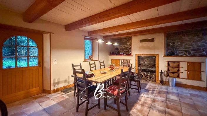 Image No.9-6 Bed House for sale