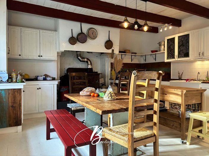 Image No.2-4 Bed House for sale