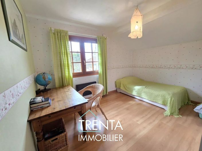 Image No.10-6 Bed House for sale