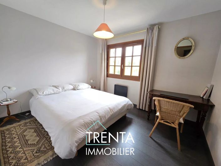 Image No.11-6 Bed House for sale