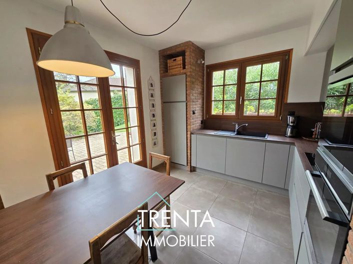 Image No.6-6 Bed House for sale