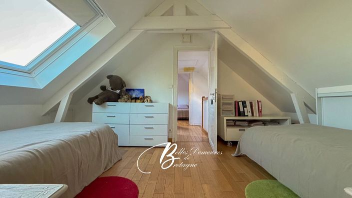 Image No.16-6 Bed House for sale