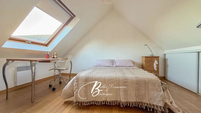 Image No.17-6 Bed House for sale