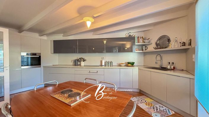 Image No.7-6 Bed House for sale