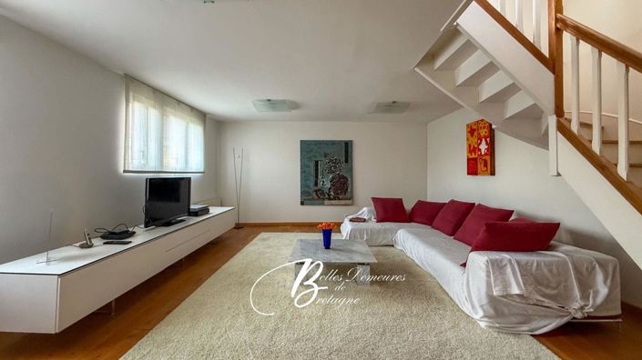 Image No.8-6 Bed House for sale