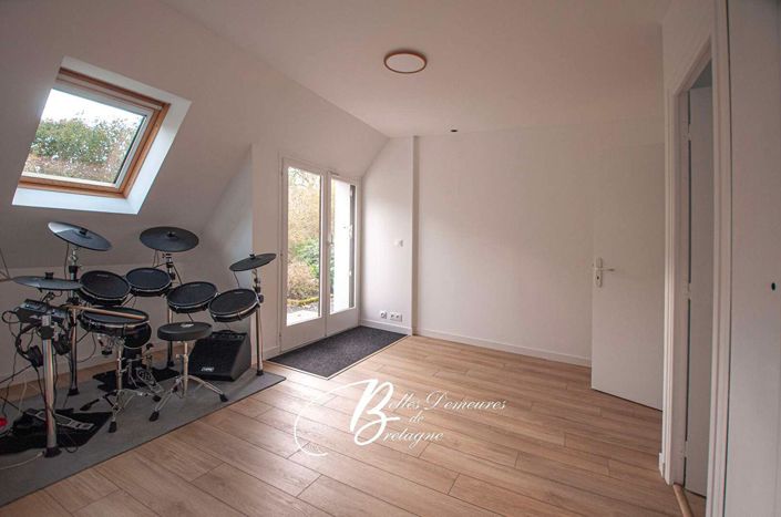 Image No.15-4 Bed House for sale