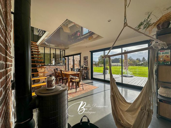 Image No.3-5 Bed House for sale