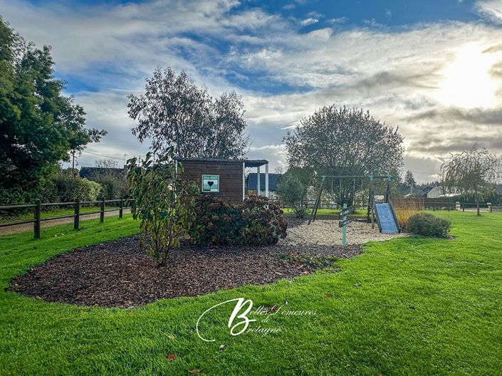 Image No.8-5 Bed House for sale