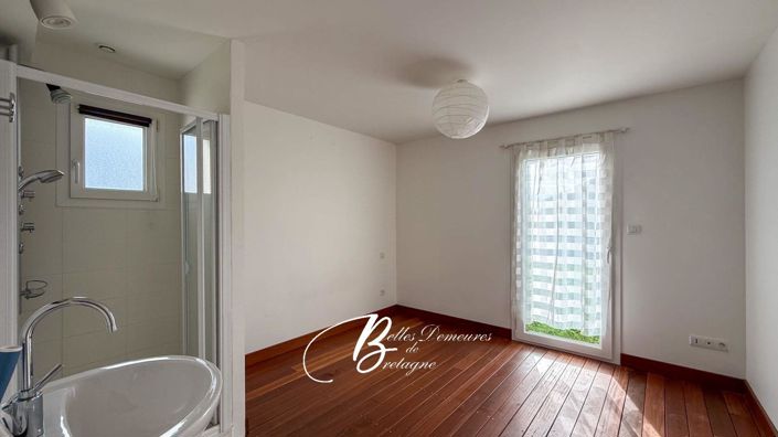 Image No.12-4 Bed House for sale