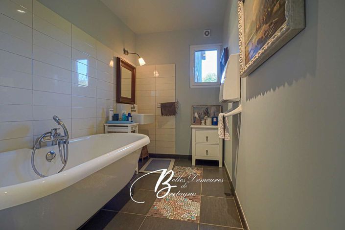 Image No.10-4 Bed House for sale