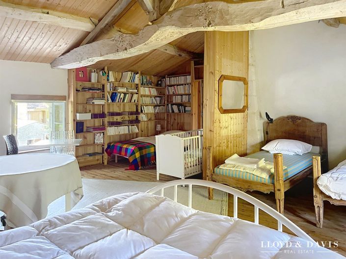 Image No.14-3 Bed House for sale