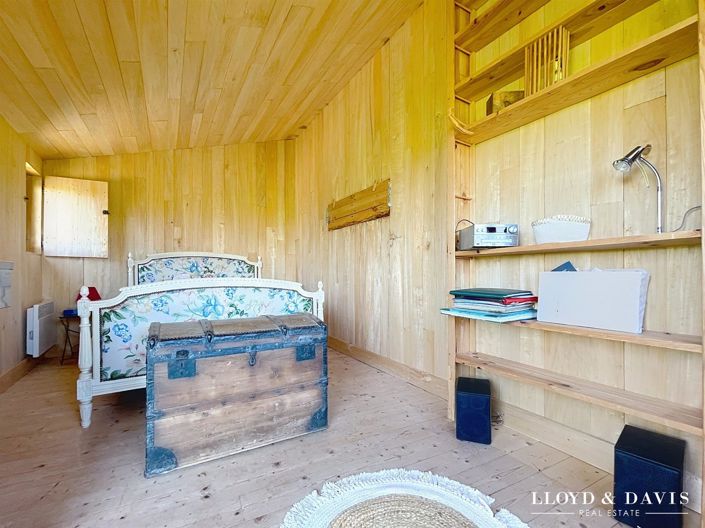 Image No.18-3 Bed House for sale