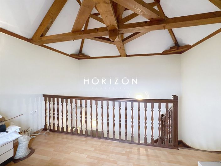 Image No.25-5 Bed House for sale